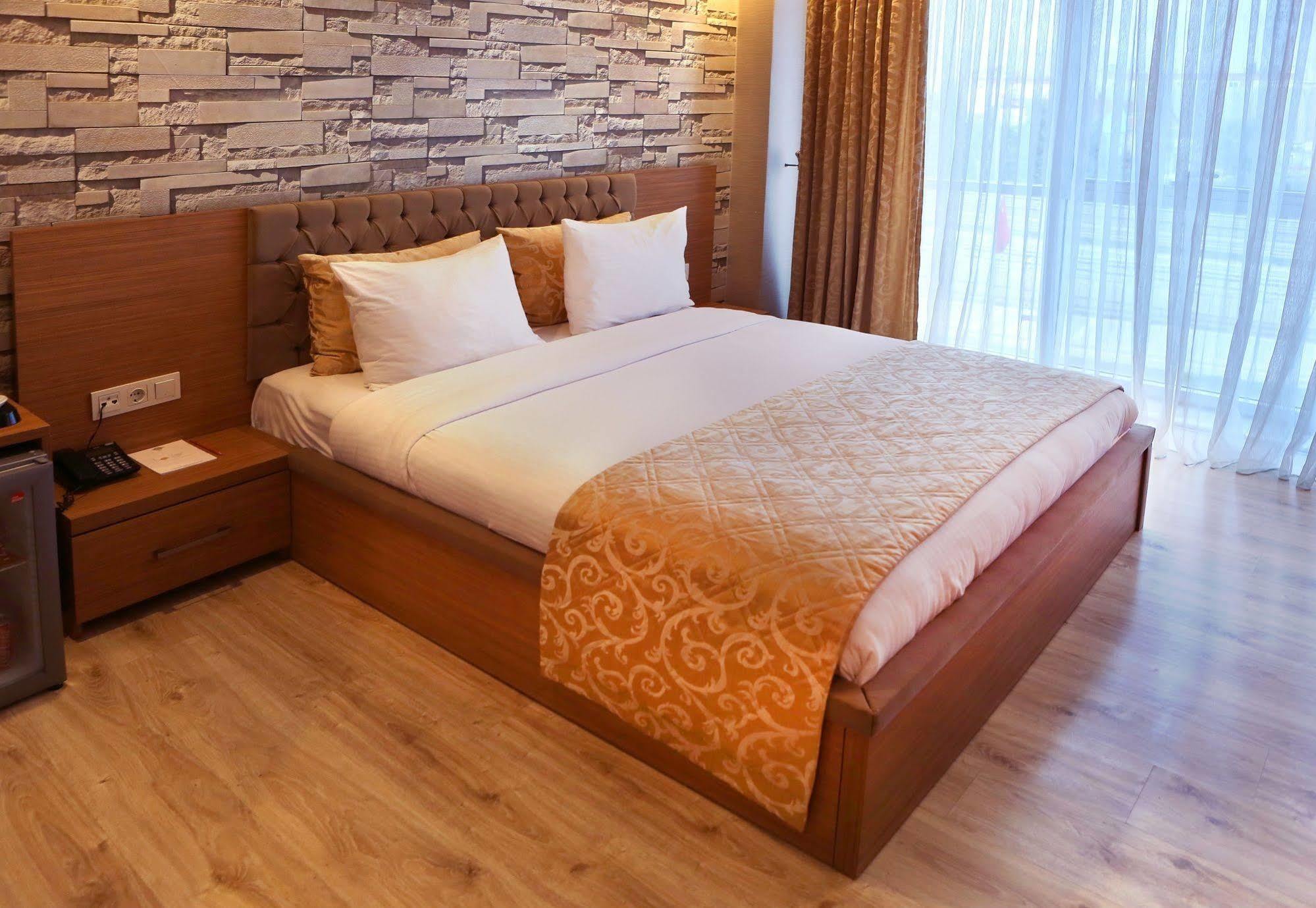 Imperial Park Hotel Izmit Exterior photo